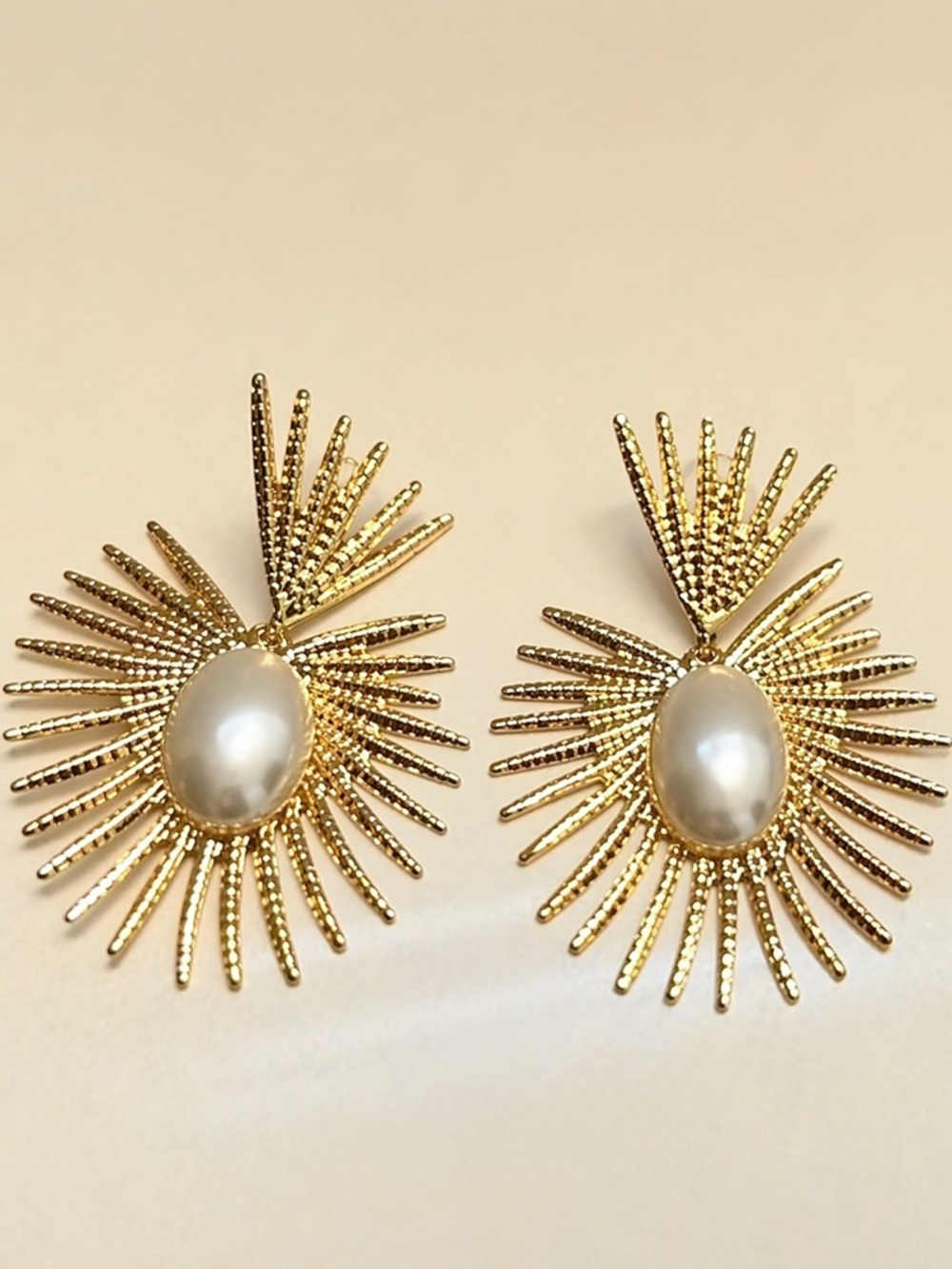 Zara Radiance Large Pearl Heart Crown Sunburst Beam Ray Regal Royal Gold Earring - Picture 3 of 14